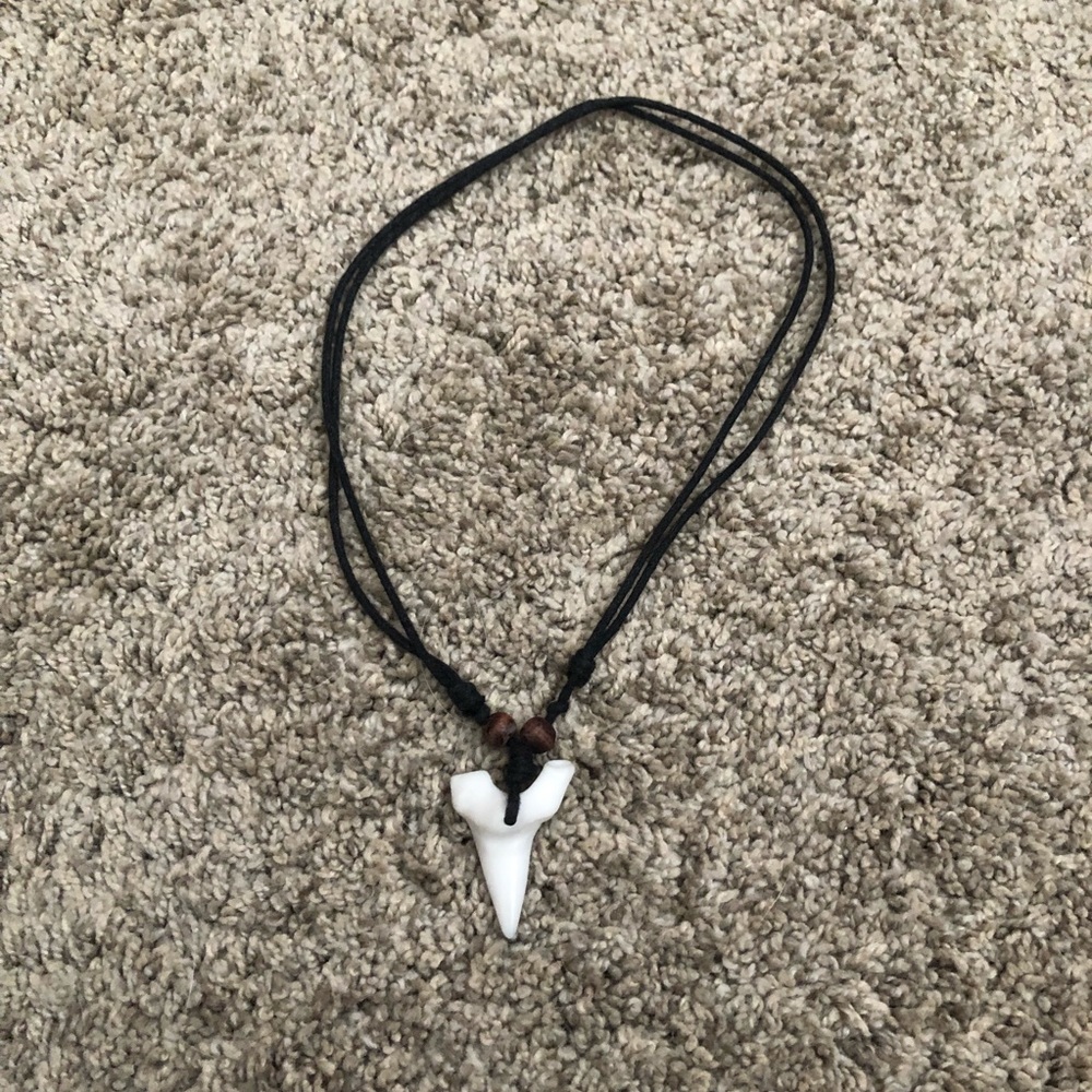 Adjustable Shark Tooth Choker